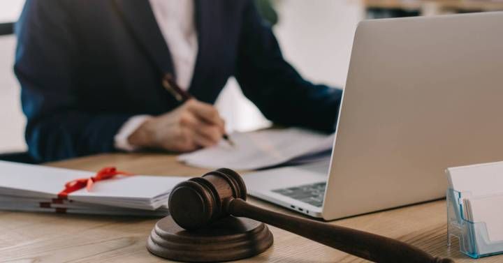¿Te pueden obligar a pagar una deuda? Todo lo que debes saber